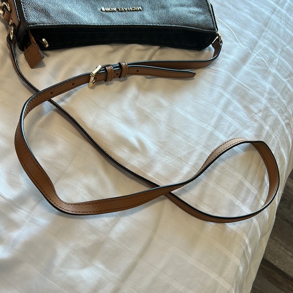 Michael Kors bag - Picture 3 of 3